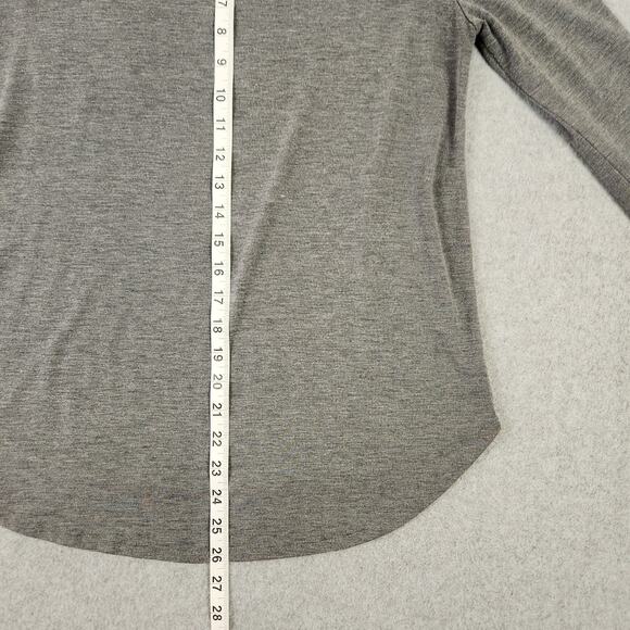 🌼SO Top Womens Size Medium Long Sleeve Gray Tee Lace Pocket - Picture 11 of 12